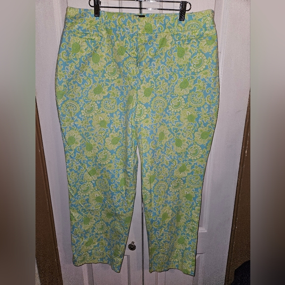 Talbot's perfect crops-curvy, pastel blue & green floral pattern. - Picture 1 of 8